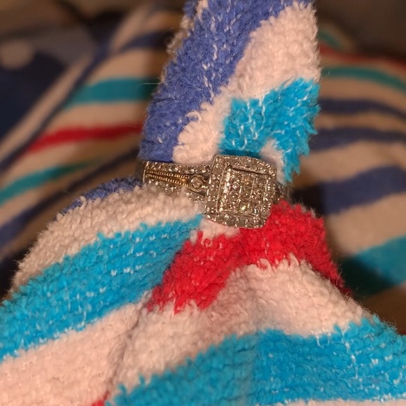 (OFFERS) ZALES DIAMOND RING STERLING SILVER GOLD - Picture 9 of 9